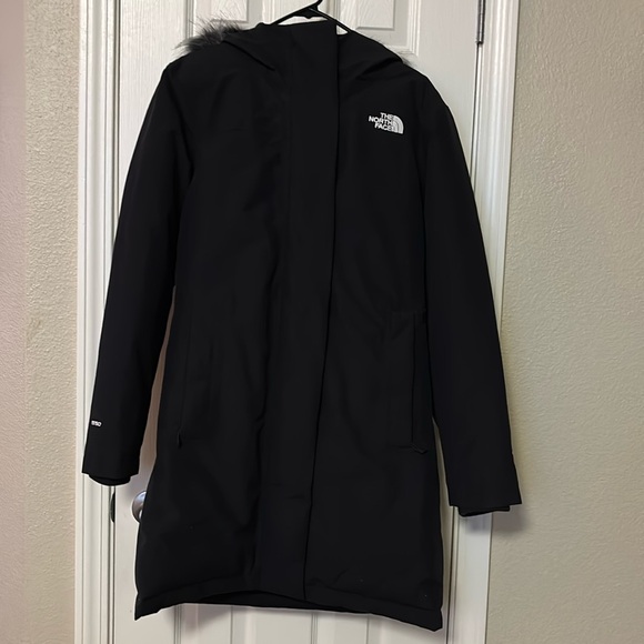 The North Face Women’s Arctic Parka - Picture 3 of 6